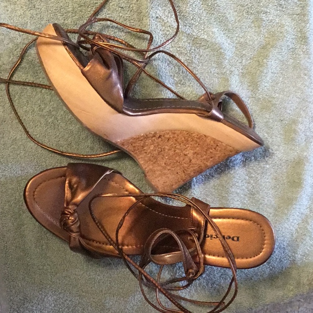 Wooden cork wedge